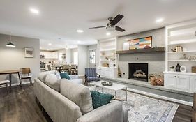 New Hummingbird Haven - Nw Okc, Billiards, Firepit
