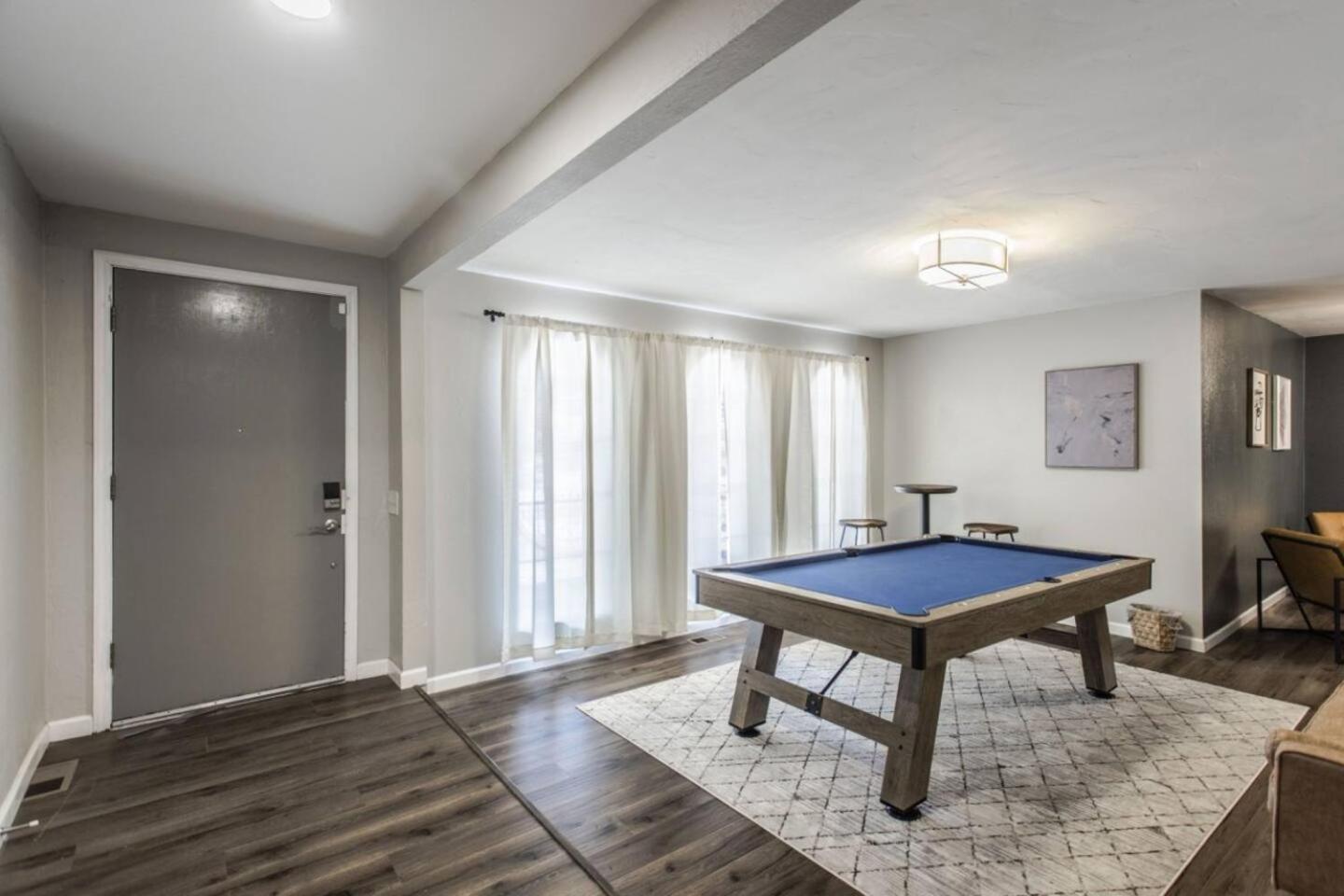 New Hummingbird Haven - Nw Okc, Billiards, Firepit Villa Oklahoma City Exterior photo