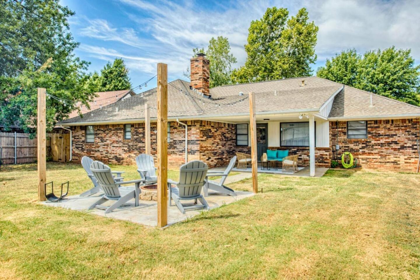New Hummingbird Haven - Nw Okc, Billiards, Firepit Villa Oklahoma City Exterior photo